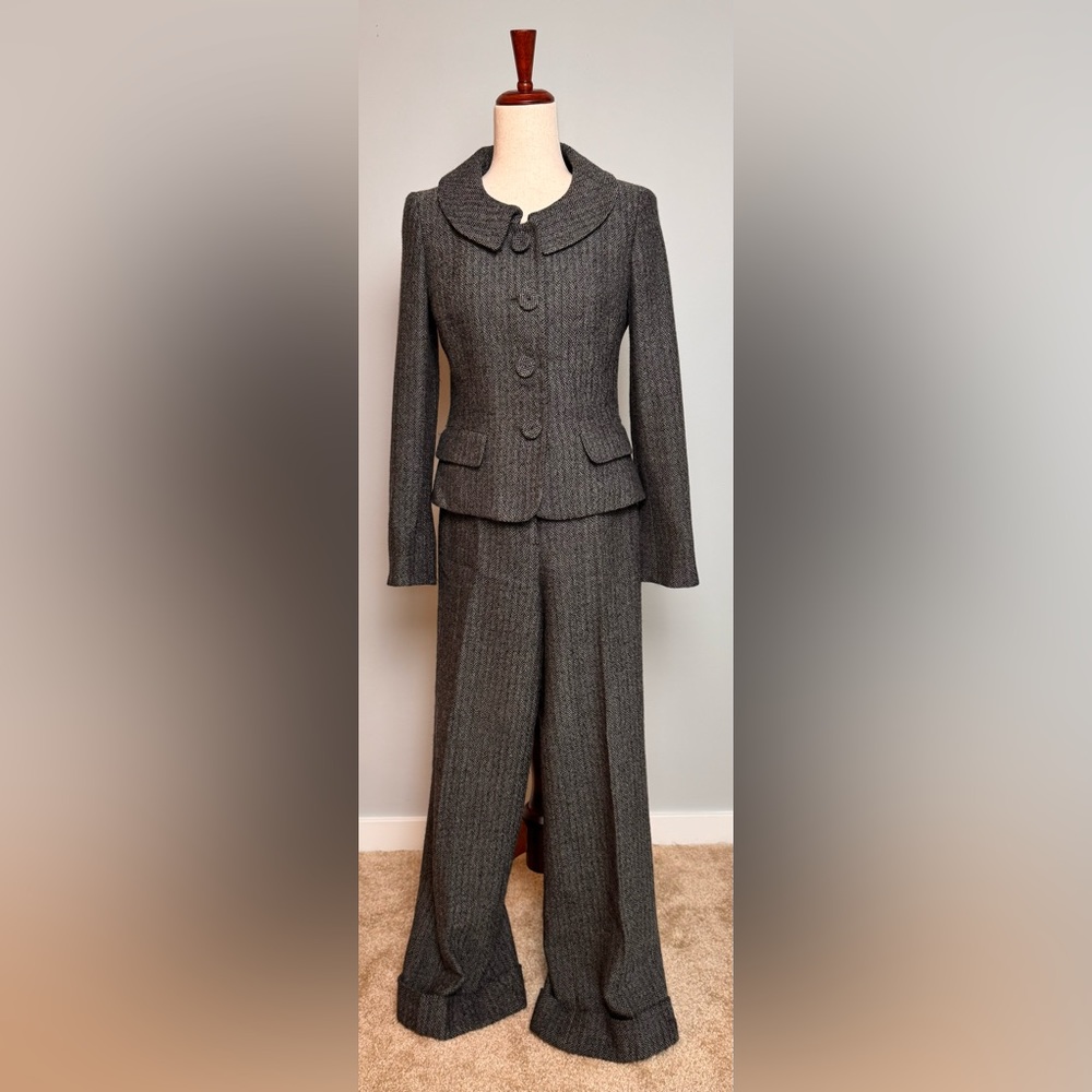 Ann Taylor herringbone suit, gray. size 0.